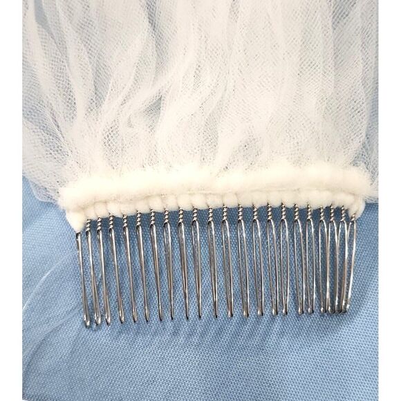 Brides & Hairpins Cristina Simple Veil Cathedral Ivory Single Tier Tulle, 106" - Picture 9 of 11